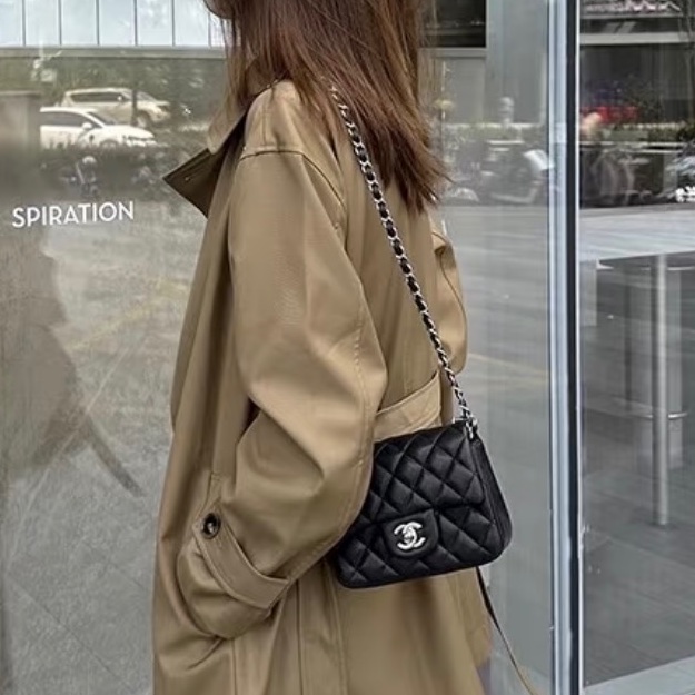 莉亞精品♡ Chanel A35200 黑銀方胖 二手-1