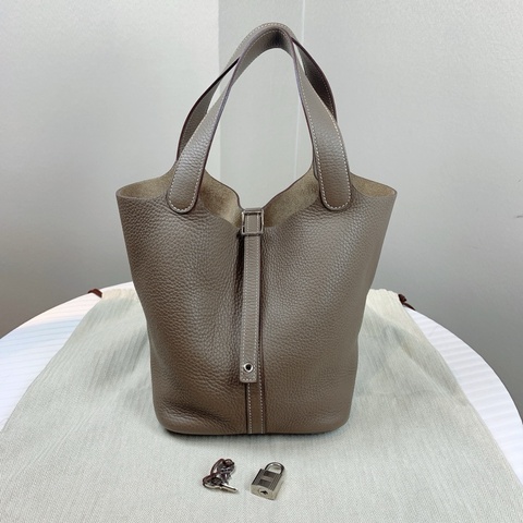 愛馬仕/Hermes Picotin Lock 22 大象灰銀扣菜籃子手提水桶包 配件：鎖頭 塵袋 尺寸：22*17*21