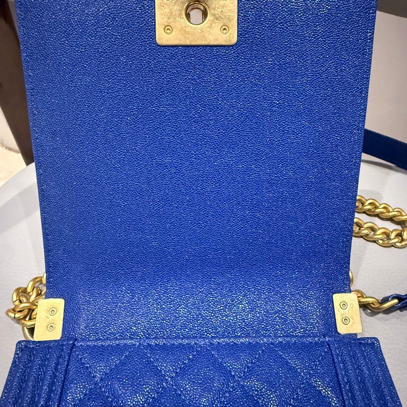 Chanel Boy Bag牛皮純色菱格絎縫方形雙C鎖扣單肩包-5