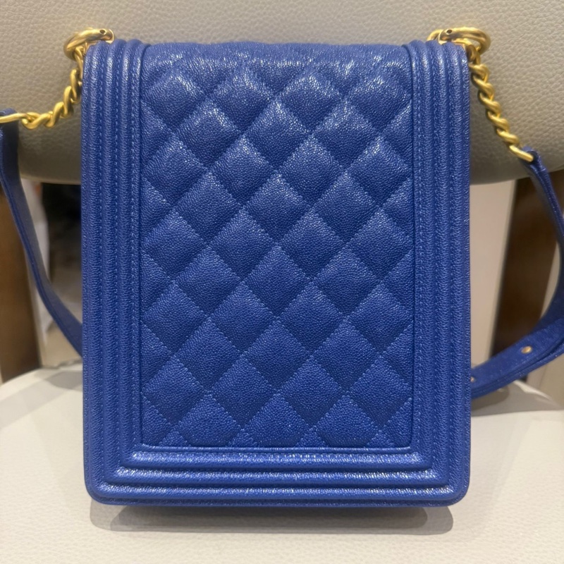 Chanel Boy Bag牛皮純色菱格絎縫方形雙C鎖扣單肩包-11