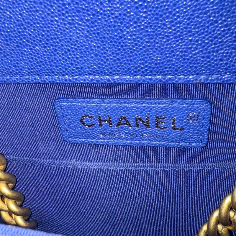 Chanel Boy Bag牛皮純色菱格絎縫方形雙C鎖扣單肩包-16