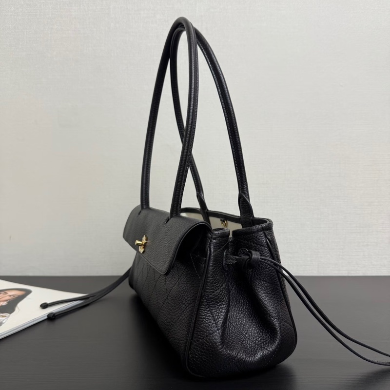 Chanel 全新🔥現貨 法棍包 荔枝牛皮 黑金-4