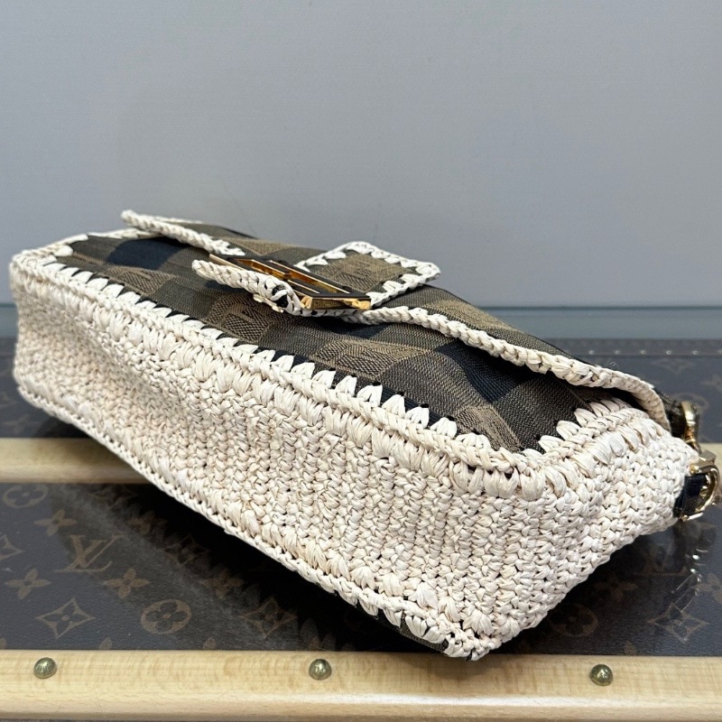FENDI 老花拼編織法棍手提肩背斜背包28*12*7 98新配件塵袋-5