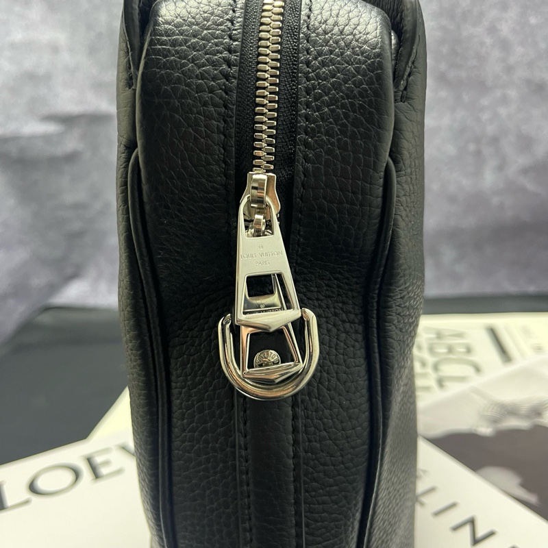 98新 LouisVuitton路易威登男士牛皮荔枝紋公文包 尺寸37×30cm 沒有鎖頭沒有肩帶-4