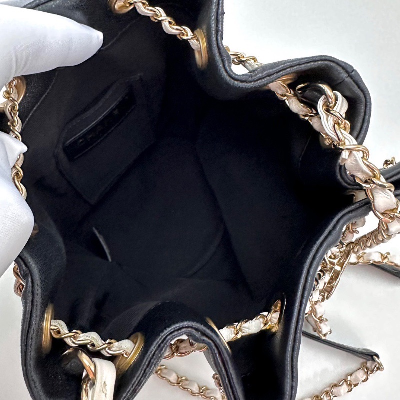 CHANEL 黑金抽繩水桶肩背斜背包15*19*12 98新配件塵袋-2