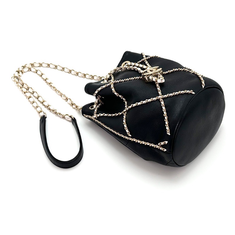 CHANEL 黑金抽繩水桶肩背斜背包15*19*12 98新配件塵袋-3