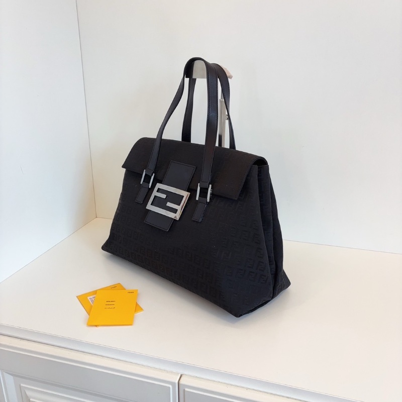 Fendi 黑銀老花帆布法棍大胖丁腋下托特包38*25*16  98新配件塵袋-5