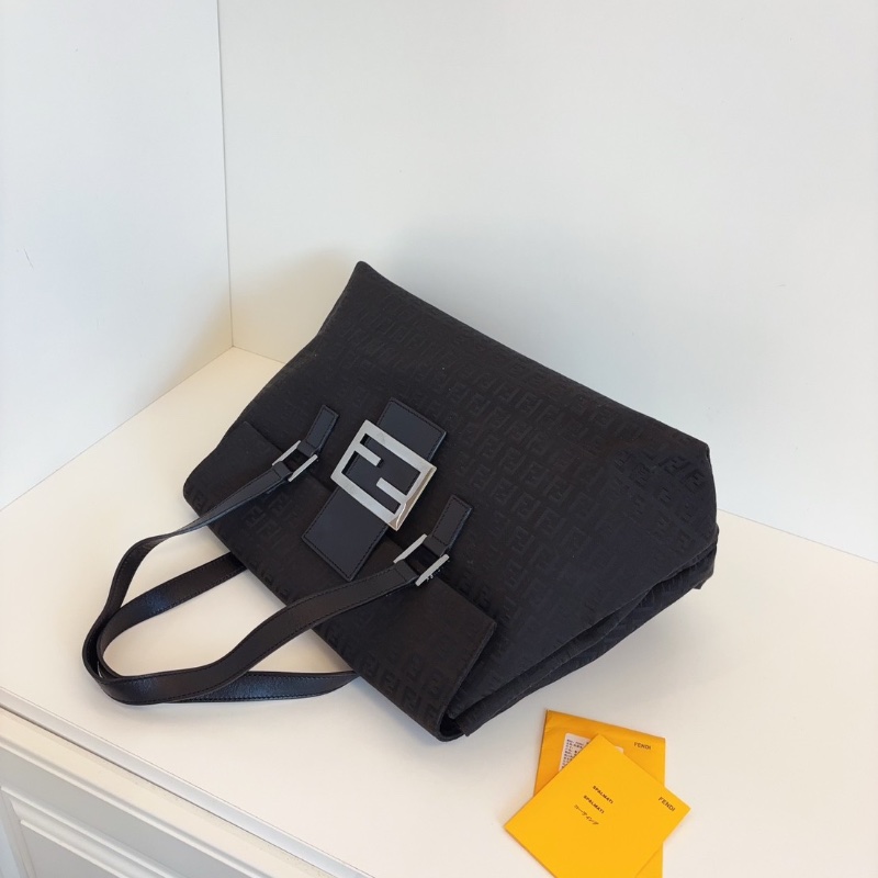 Fendi 黑銀老花帆布法棍大胖丁腋下托特包38*25*16  98新配件塵袋-7