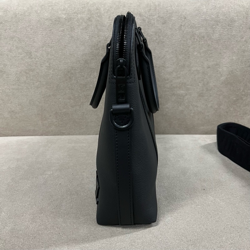 LV 路易威登 Takeoff 黑色公文包 純牛皮 芯片款 配件皮牌肩帶 38*7*28-3