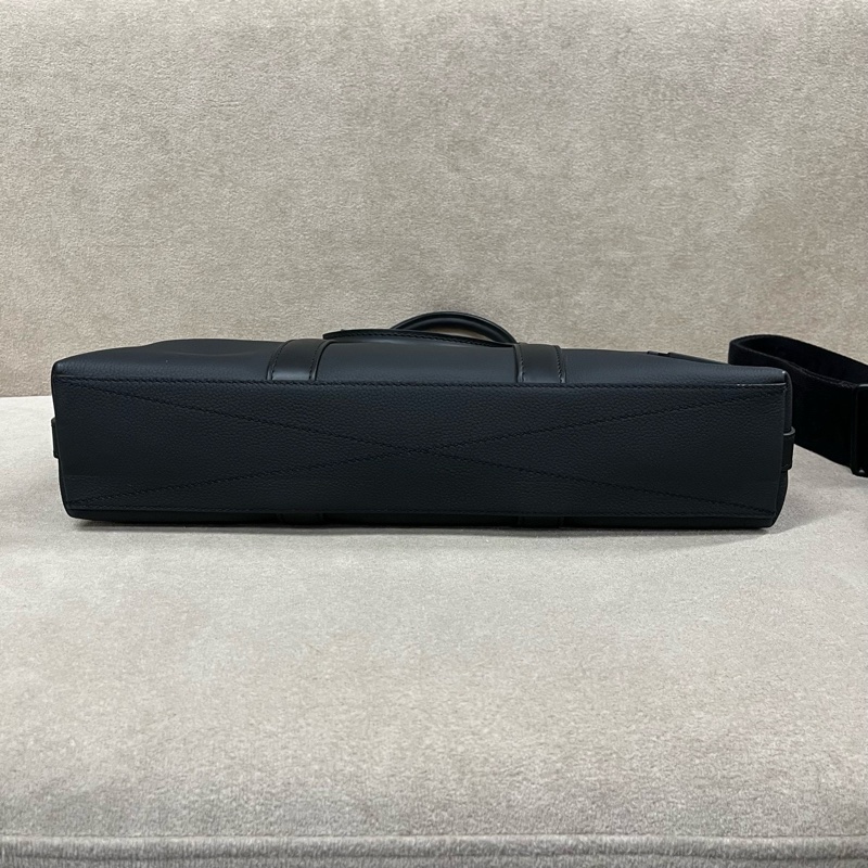 LV 路易威登 Takeoff 黑色公文包 純牛皮 芯片款 配件皮牌肩帶 38*7*28-4