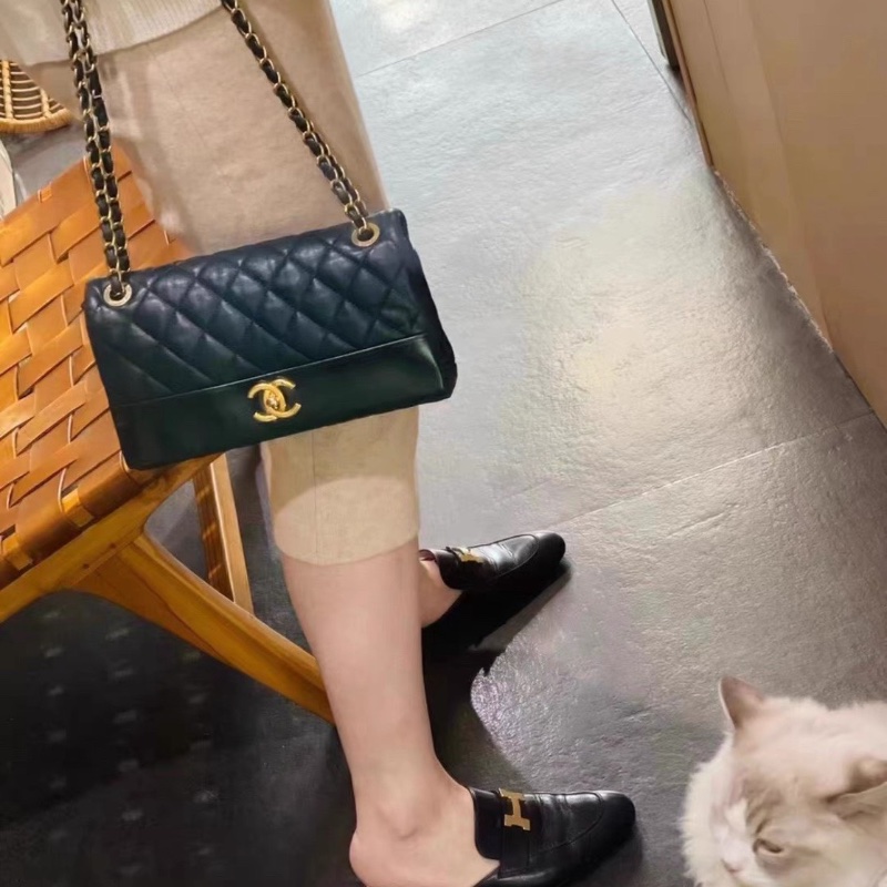 Chanel 黑金油臘皮拼光面牛皮 季節CF 口蓋包 25*17*6  98新配件塵袋-0
