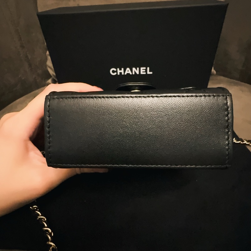 Chanel｜23K雙C皮穿鍊手柄小包-6