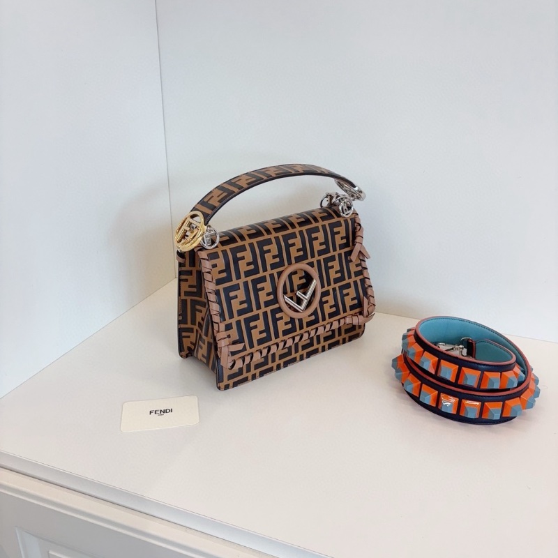 Fendi 經典FF老花手柄 編織包邊 搭配亞克力積木肩帶 25*17*10  98新配件塵袋-4