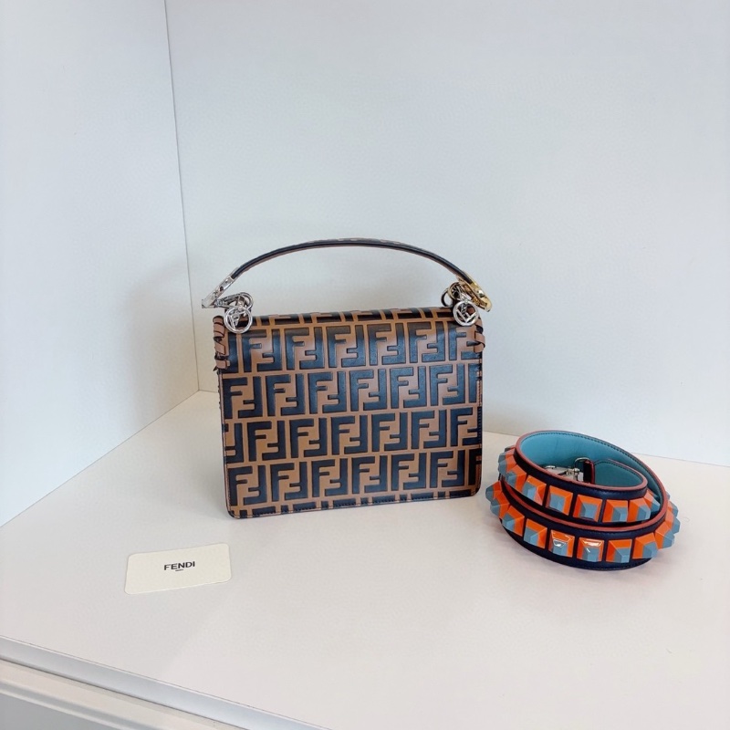 Fendi 經典FF老花手柄 編織包邊 搭配亞克力積木肩帶 25*17*10  98新配件塵袋-9