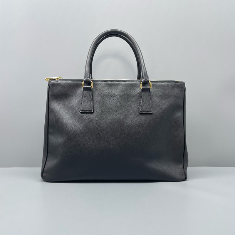 prada普拉達殺手包中號黑色 缺肩帶/34*24*16cm/-4