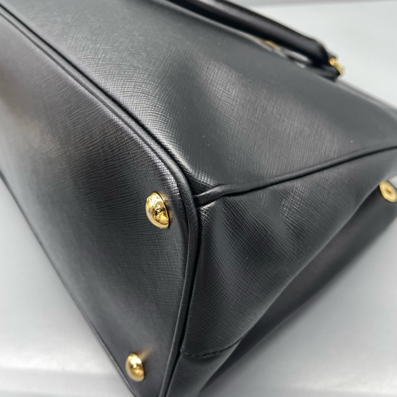 prada普拉達殺手包中號黑色 缺肩帶/34*24*16cm/-9