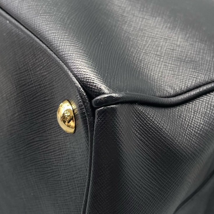 prada普拉達殺手包中號黑色 缺肩帶/34*24*16cm/-10