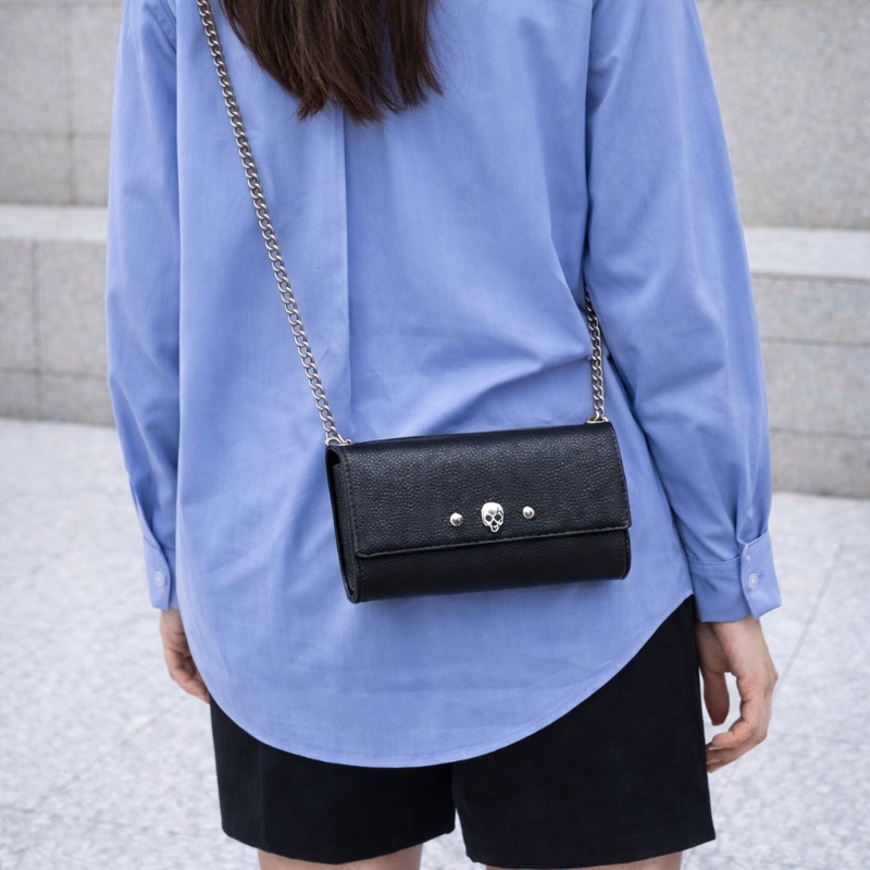 【二手 95 新】Alexander McQueen 亞歷山大麥昆骷髏頭鍊帶手拿包/皮夾-3