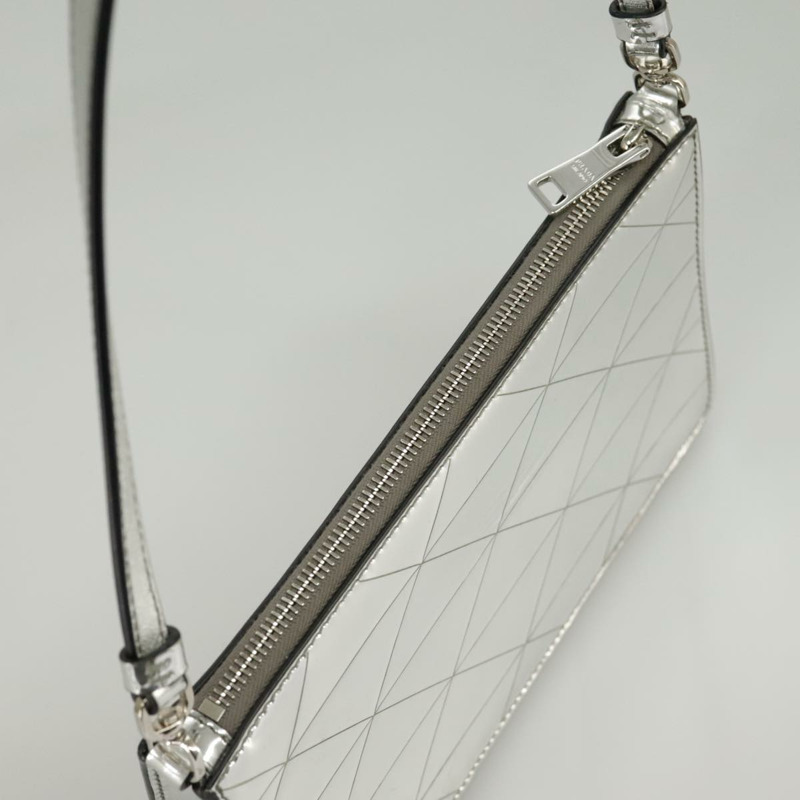 【日本直送】PRADA 金屬皮革銀色配件包 Auth 101052SAM-5