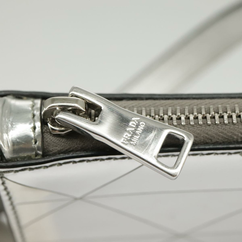 【日本直送】PRADA 金屬皮革銀色配件包 Auth 101052SAM-20