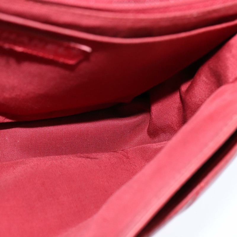 【日本直送】香奈兒 V 字縫線鏈條單肩背包，羊皮材質，紅色，CC 標誌，正品編號 102030SAM-18