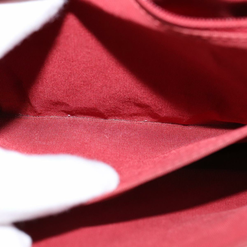 【日本直送】香奈兒 V 字縫線鏈條單肩背包，羊皮材質，紅色，CC 標誌，正品編號 102030SAM-21