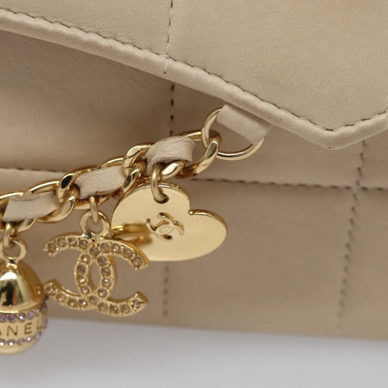 【日本直送】香奈兒 Choco Bar 鏈條肩背包，羊皮材質，象牙色，CC 標誌，貨號 110166SAM-21