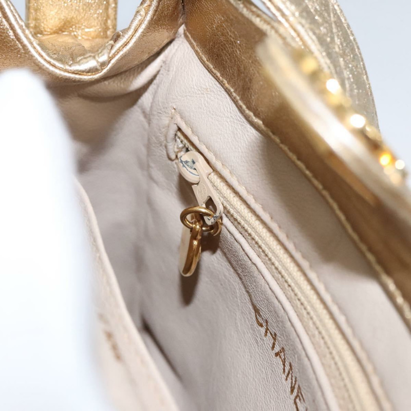 【日本直送】香奈兒 (CHANEL) Matelasse 羊皮單肩包，金色雙C標誌，貨號 114942V-20