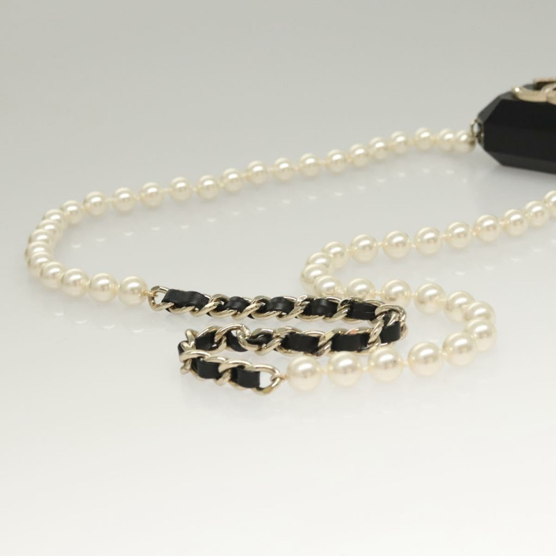 【日本直送】香奈兒 AirPods 肩背塑膠保護殼 黑色 CC 標誌 BA1117SM-6