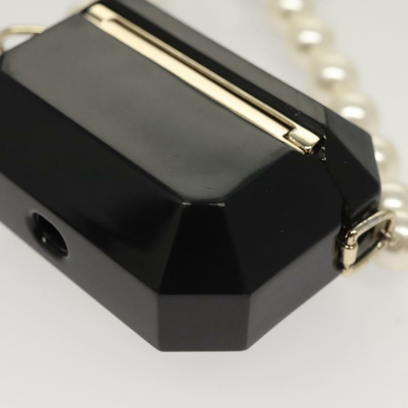 【日本直送】香奈兒 AirPods 肩背塑膠保護殼 黑色 CC 標誌 BA1117SM-15