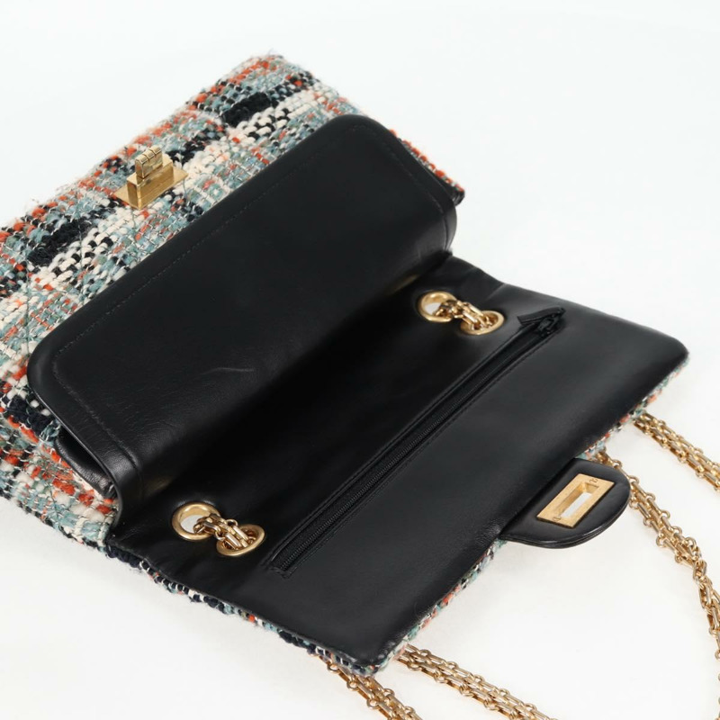 【日本直送】香奈兒 Matelasse 23 鏈條肩背包，斜紋軟呢淺藍色，金色雙C標誌，正品編號 120174SM-21