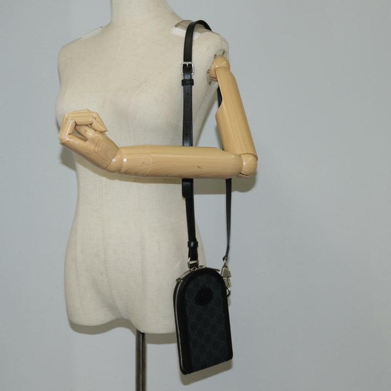 【日本直送】GUCCI GG Supreme 手機支架單肩包 PVC 黑銀 724357 正品 sw385M-27