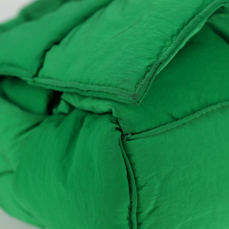 【日本直送】BOTTEGA VENETA MAXI INTRECCIATO 尼龍材質加厚科技卡帶包 Auth 115238M-9