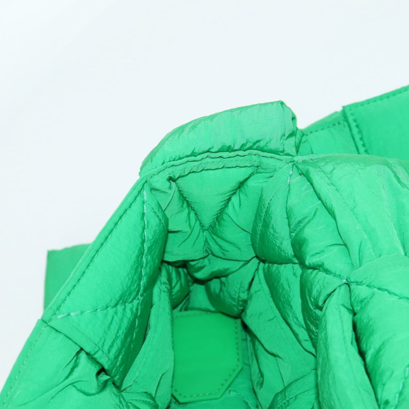 【日本直送】BOTTEGA VENETA MAXI INTRECCIATO 尼龍材質加厚科技卡帶包 Auth 115238M-19