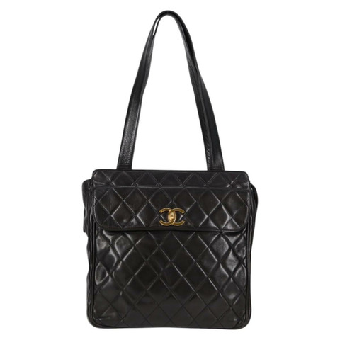 香奈兒 (CHANEL) 絎縫托特包，羊皮材質，黑色，金色雙C標誌，正品編號 bs25490V