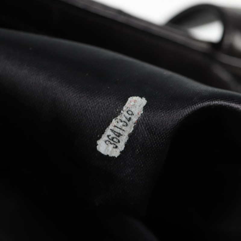 【日本直送】香奈兒 (CHANEL) 絎縫托特包，羊皮材質，黑色，金色雙C標誌，正品編號 bs25490V-10