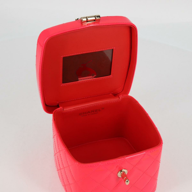 【日本直送】香奈兒 (CHANEL) Matelasse Vanity Pouch Enamel Pink Gold CC Auth 123518SAM-20