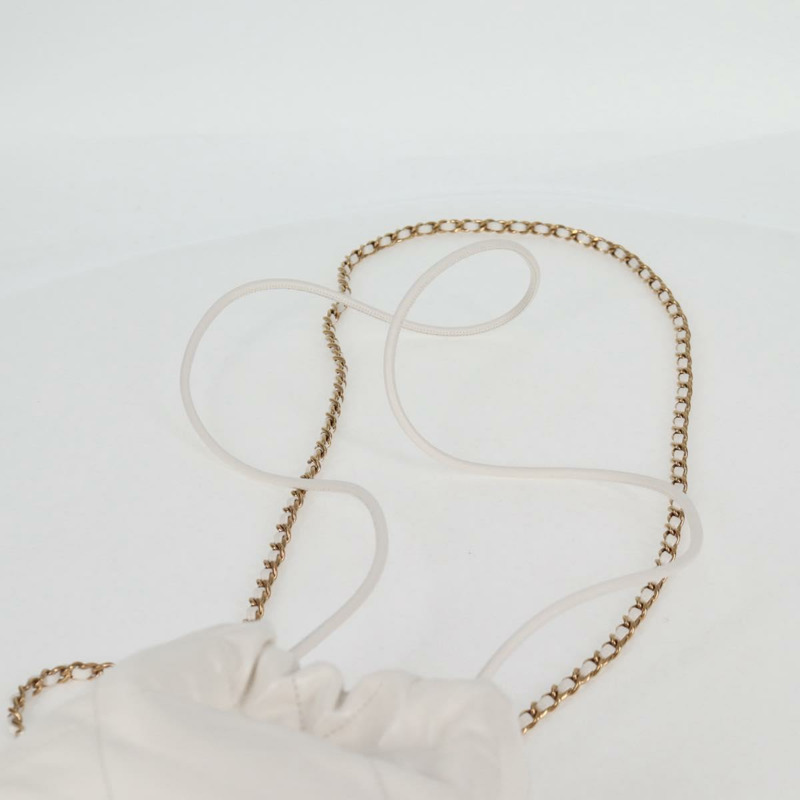 【日本直送】香奈兒雙色鏈條 Chanel 22 迷你包 羊皮 兩用 白色 CC 標誌 正品 BD2189SAM-13