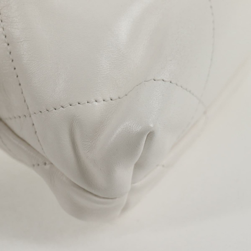 【日本直送】香奈兒雙色鏈條 Chanel 22 迷你包 羊皮 兩用 白色 CC 標誌 正品 BD2189SAM-15