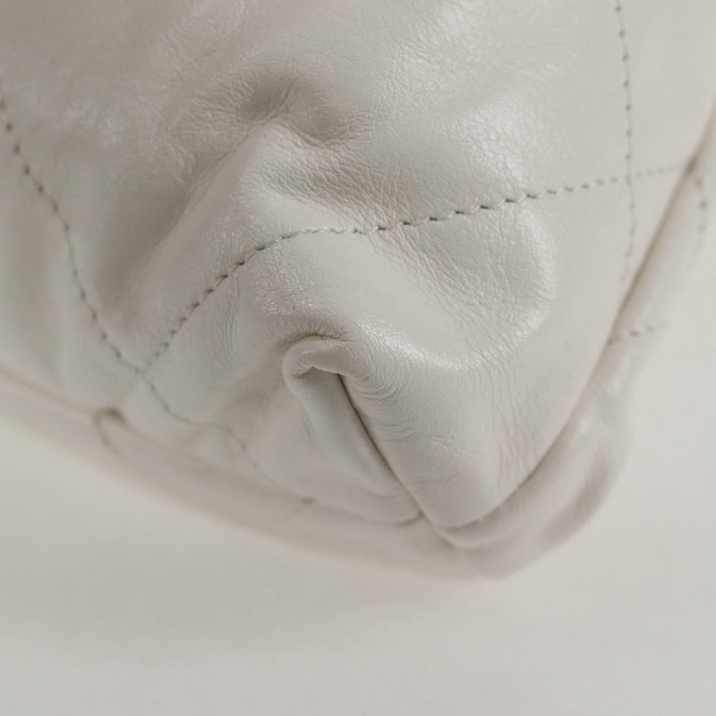 【日本直送】香奈兒雙色鏈條 Chanel 22 迷你包 羊皮 兩用 白色 CC 標誌 正品 BD2189SAM-16