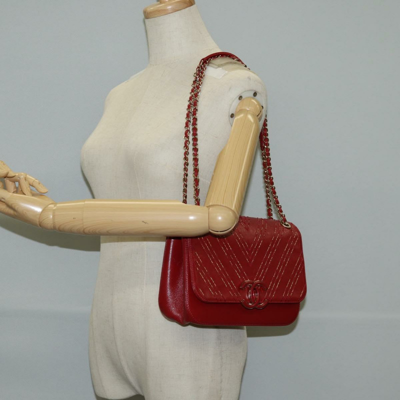 【日本直送】香奈兒 (CHANEL) 鏈條 V 字縫線單肩包，羊皮材質，紅色，金色雙 C 標誌，正品編號 126605SM-25