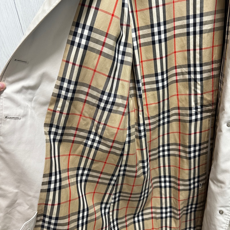 Burberry 經典格紋長款風衣-7