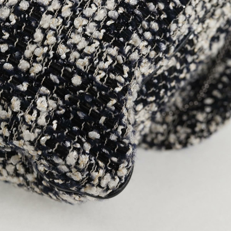 【日本直送】香奈兒鏈條肩背包，斜紋軟呢布料，黑色，銀色雙C標誌，正品編號131083SM-18