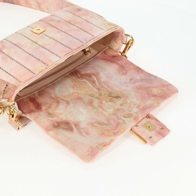 【日本直送】FENDI 假期限量版 Mamma Baguette 手袋，絲絨材質，粉金配色，兩用款，正品編號 132928SAM-19