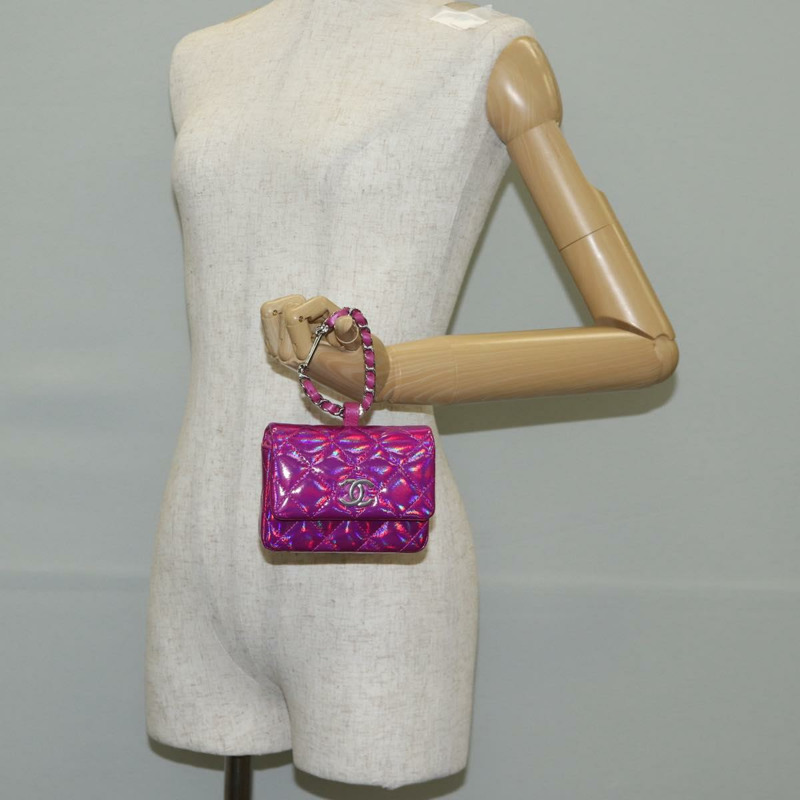 【日本直送】香奈兒 Matelasse 手拿包，漆皮材質，粉紅銀色雙C標誌，正品編號 bs29324SM-22