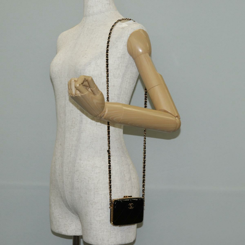 【日本直送】香奈兒黑色漆皮鏈條肩背包，金色雙C標誌，貨號134911SAM-25