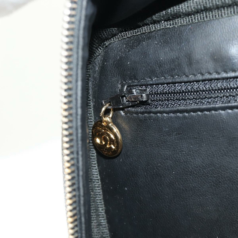 【日本直送】香奈兒 COCO 標誌化妝包，魚子醬皮，黑色，金色雙C標誌，正品編號 146602V-27