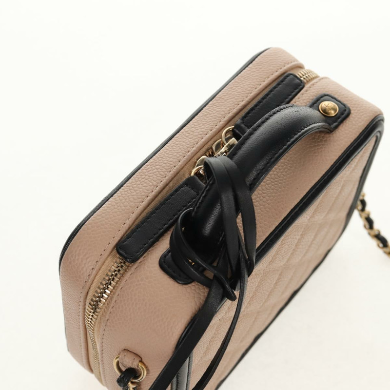 【日本直送】香奈兒 CC 鏤空鏈條化妝包 魚子醬皮 米色 金色 CC 標誌 正品 fm4940SM-5