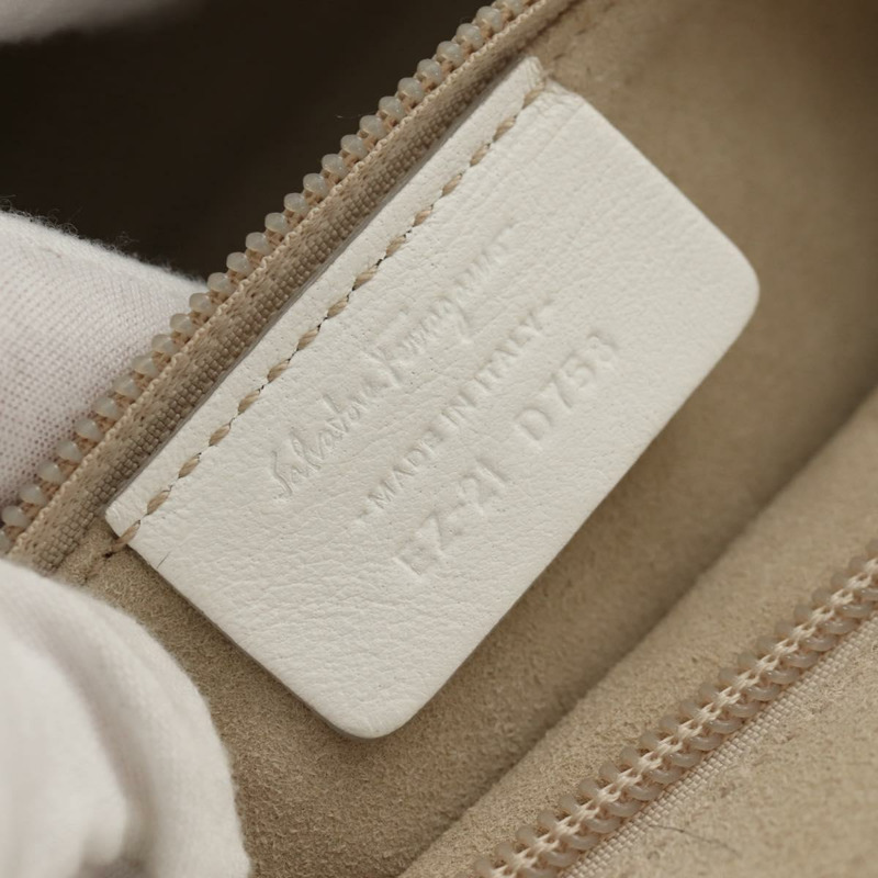 【日本直送】Salvatore Ferragamo Gancini 藤編兩用白金手提包 Auth 150815V-10