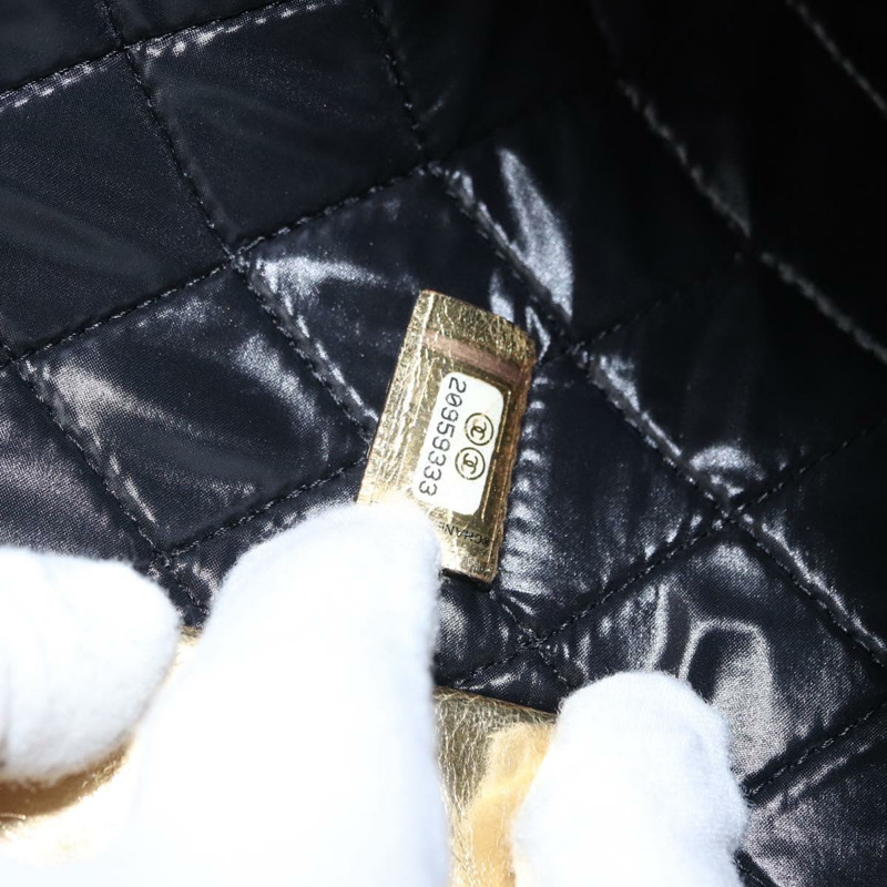 【日本直送】香奈兒金色雙C標誌皮革手拿包，貨號152375SM-10